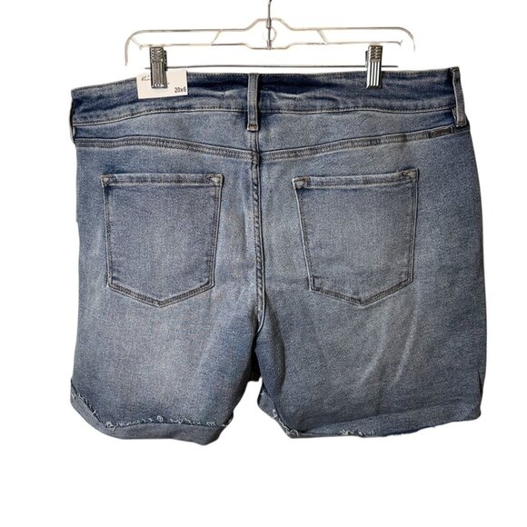 Maurices Womens Distressed Denim Shorts NWT Raw Hem Light Wash Mid-Rise Size 20 - Picture 6 of 9